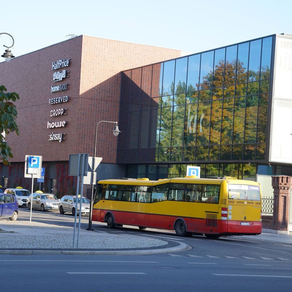 Bezpłatne dodatkowe autobusy na Wszystkich Świętych