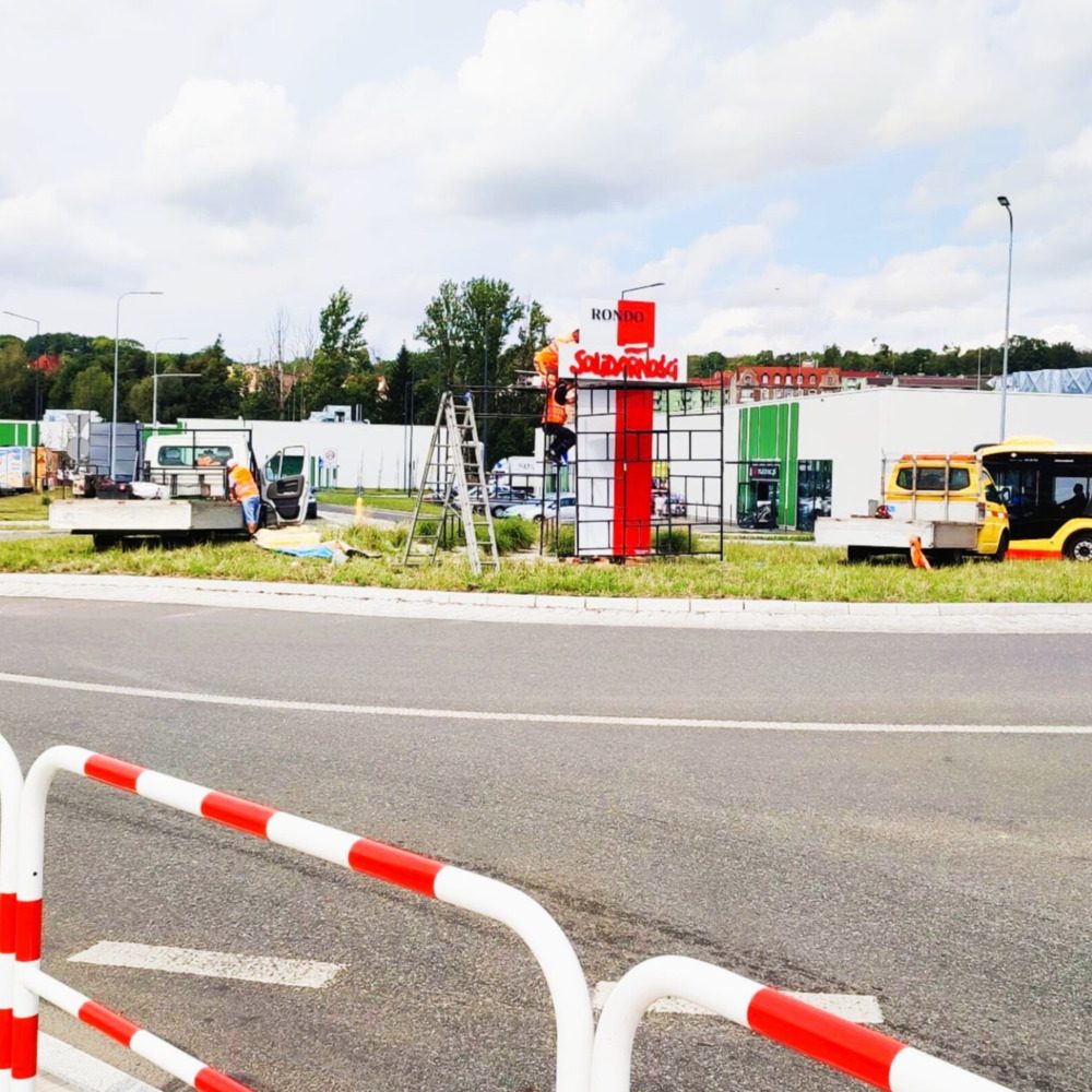 Nowe oznakowanie na rondzie Solidarności